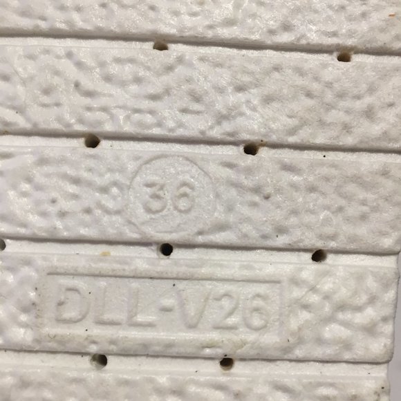 Kauai Size 36 Ladies Gold Sparkling Slippers - Picture 8 of 8